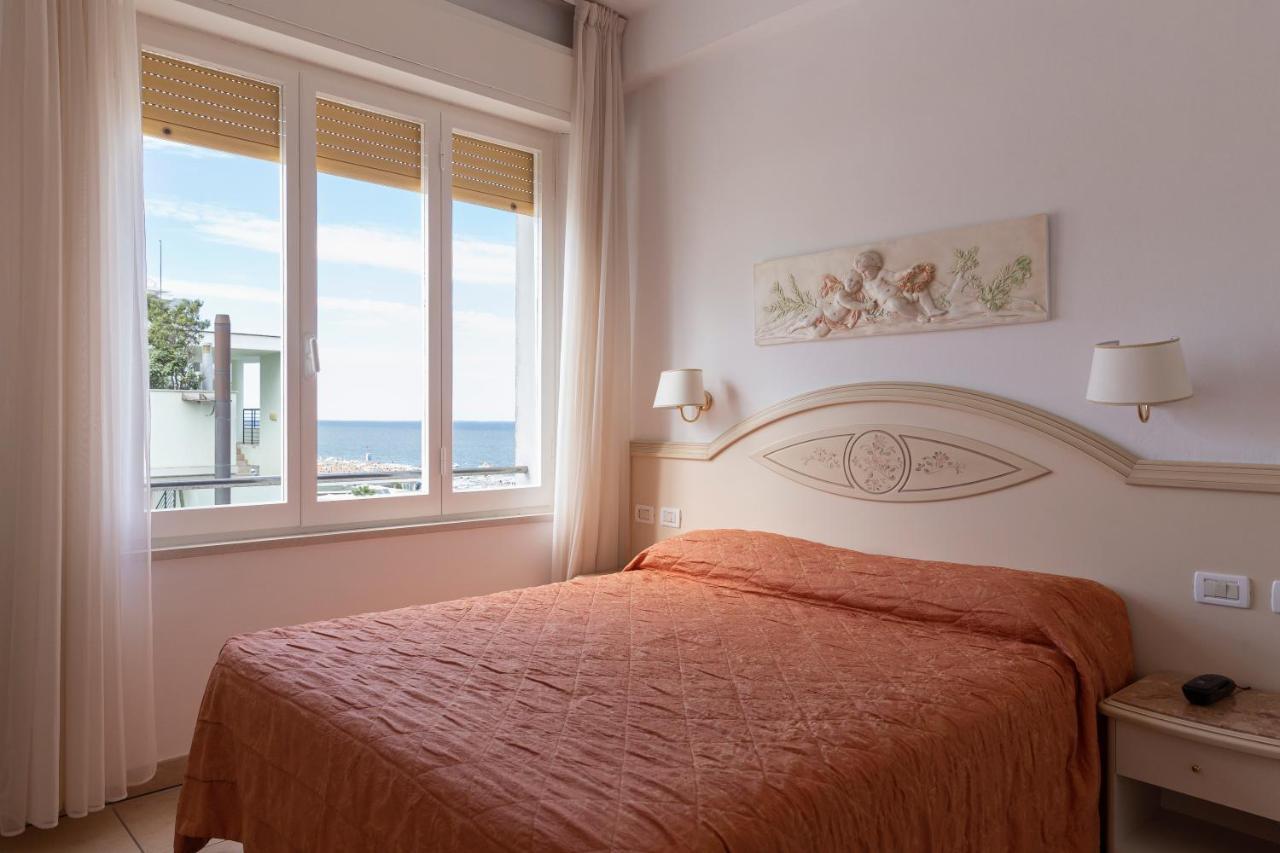 Hotel Mocambo Морской Милан Экстерьер фото