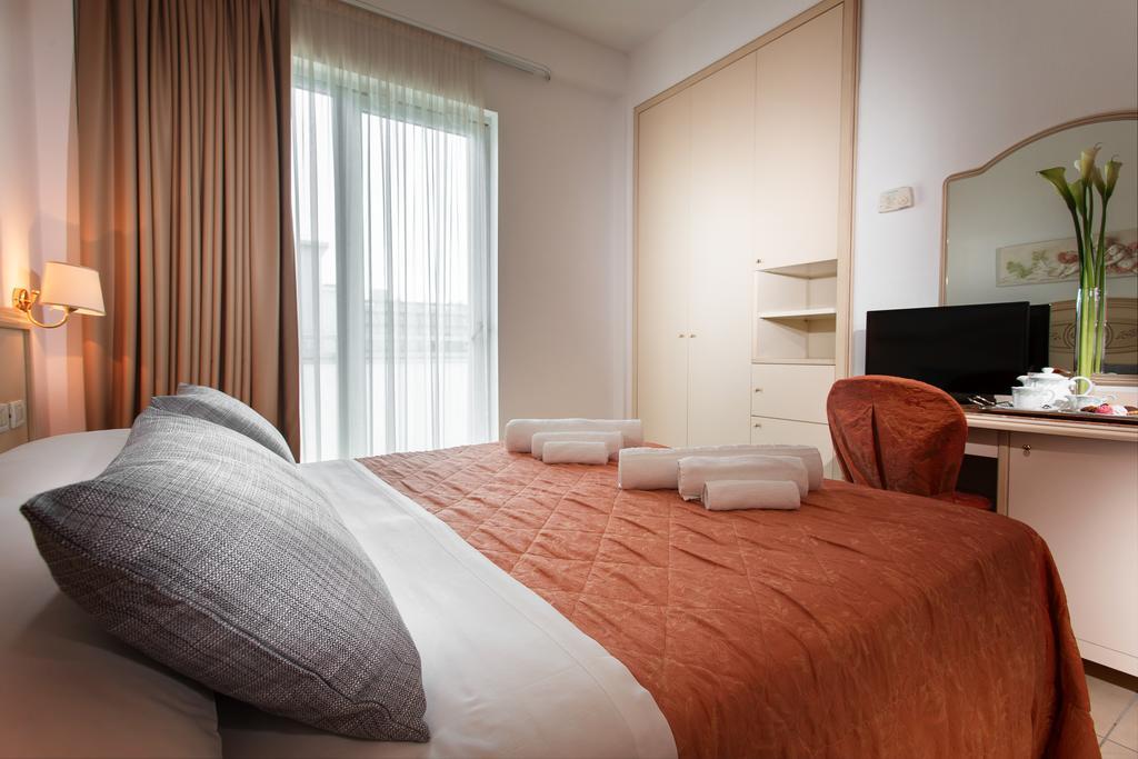Hotel Mocambo Морской Милан Номер фото